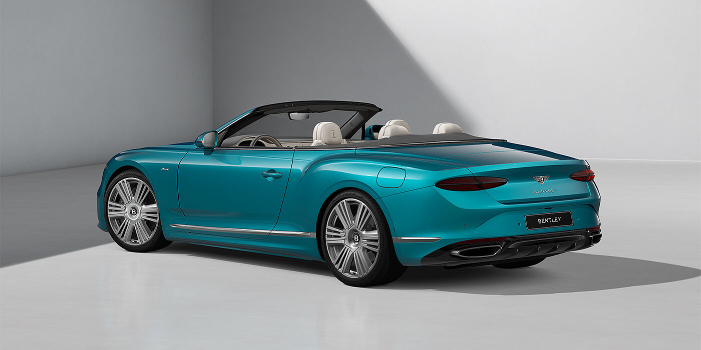 Bentley Hamburg Bentley Continental GTC Azure convertible steering wheel in Linen and Gravity Grey hides