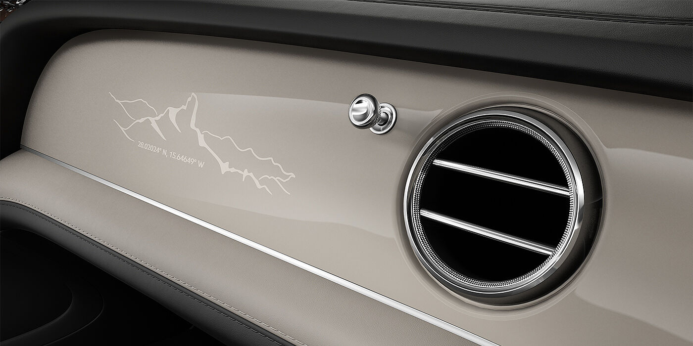 Bentley Hamburg Bentayga EWB Artenara Edition SUV Piano Linen veneer with Artenara inlay detail