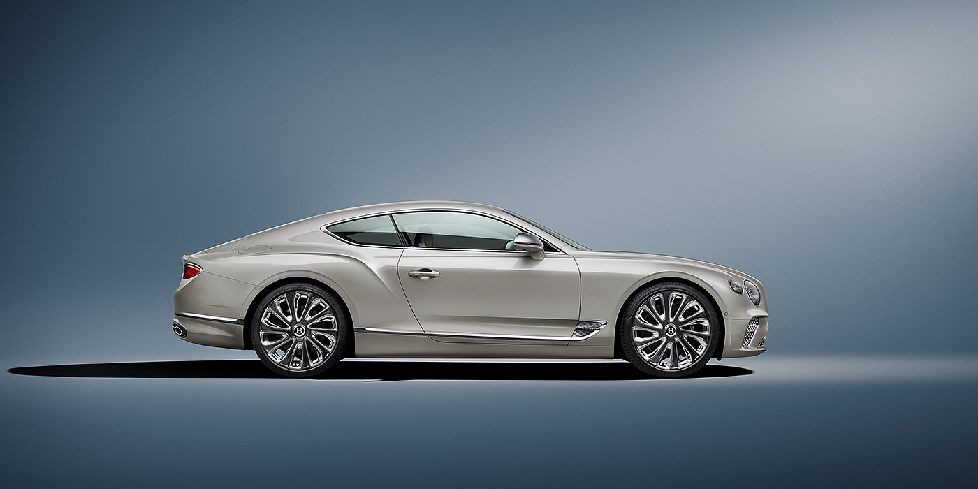 Bentley Hamburg Bentley Continental GT Mulliner coupe in White Sand paint front 34