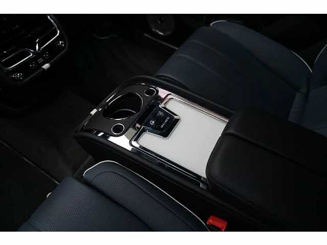 20:Bentley Bentayga EWB Mulliner V8, SUV, Grey Violet, Bentley Hamburg