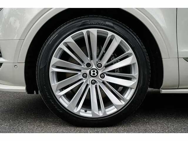 5:Bentley Bentayga Speed W12, SUV, Ghost White Pearlescent, Bentley Hamburg