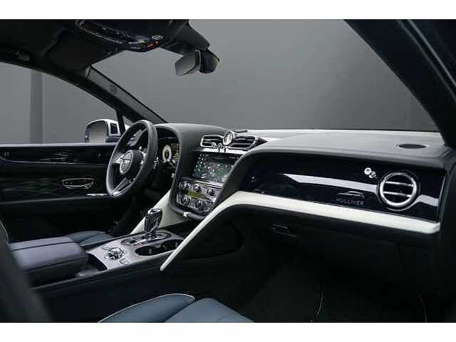 16:Bentley Bentayga EWB Mulliner V8, SUV, Grey Violet, Bentley Hamburg