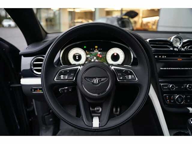 15:Bentley Bentayga EWB Mulliner V8, SUV, Grey Violet, Bentley Hamburg