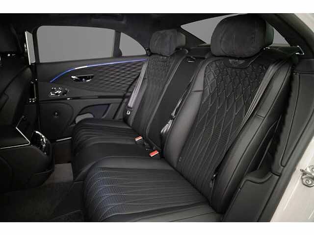 26:Bentley Flying Spur Azure V8, Limousine, Dove Grey, Bentley Hamburg